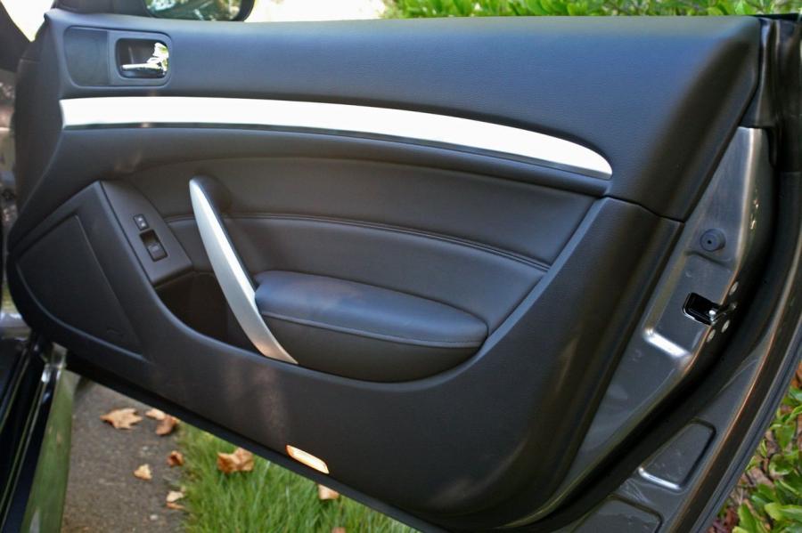  Infiniti G37 IPL Coupe 2011 года  (фото 20 из 51)
